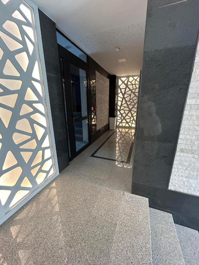 Smart Apartment Mir Varna Exterior foto